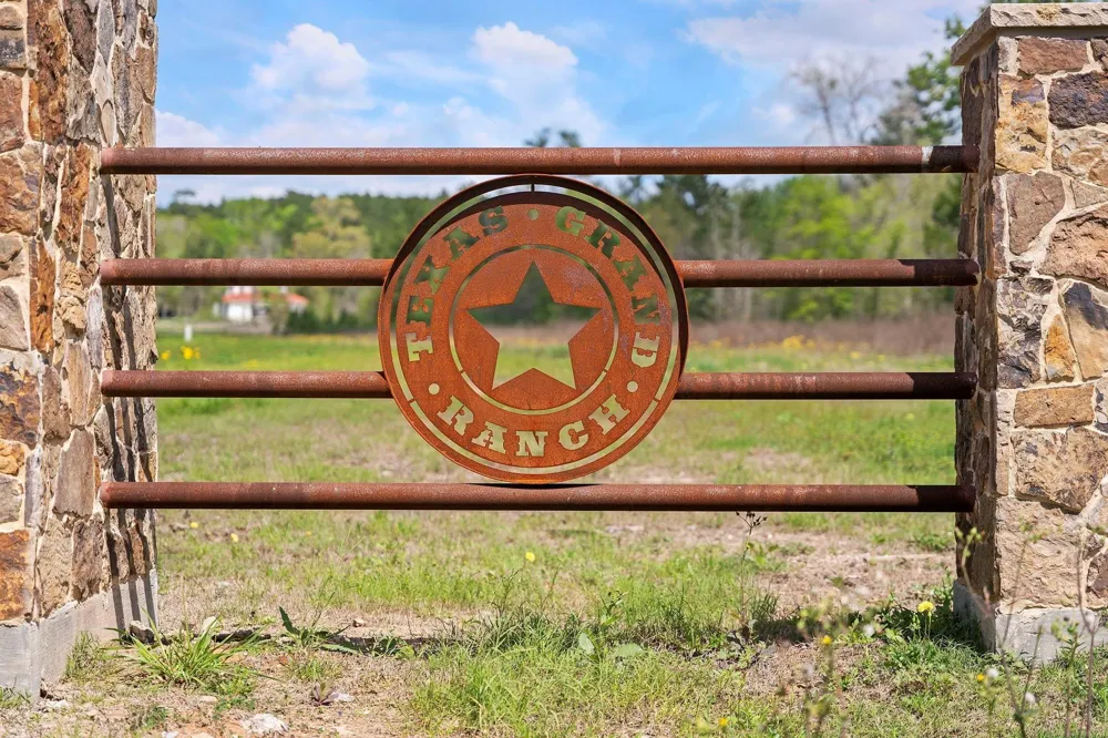 93 Sanctuary Road Huntsville, TX 77340