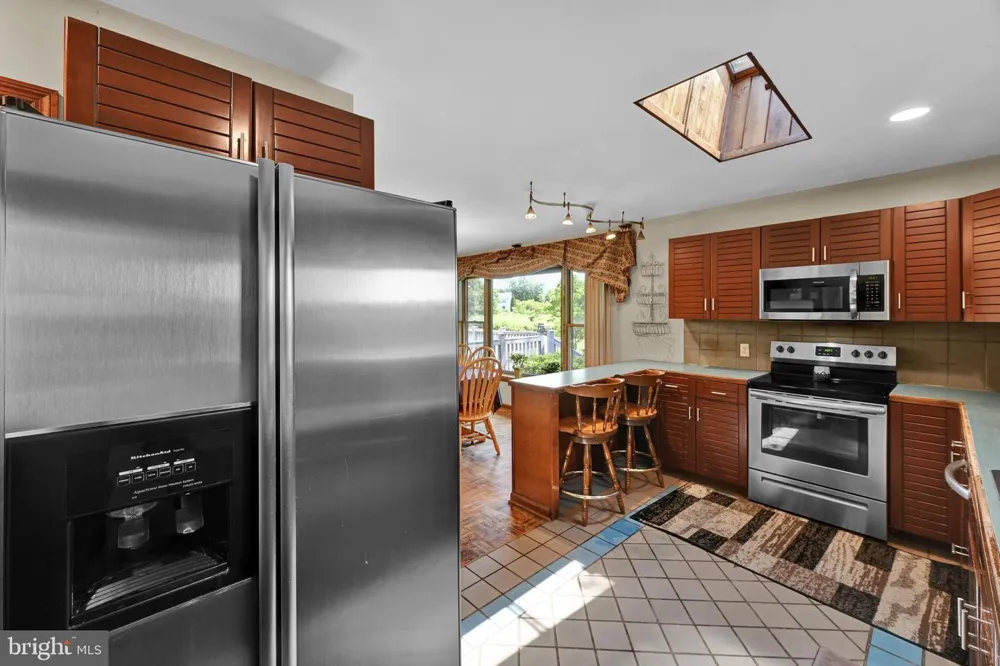 41 KENNEDY DRIVE Drums, PA 18222