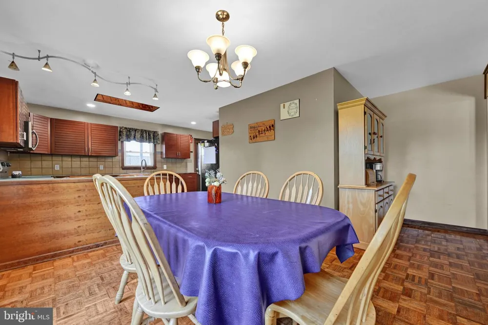 41 KENNEDY DRIVE Drums, PA 18222