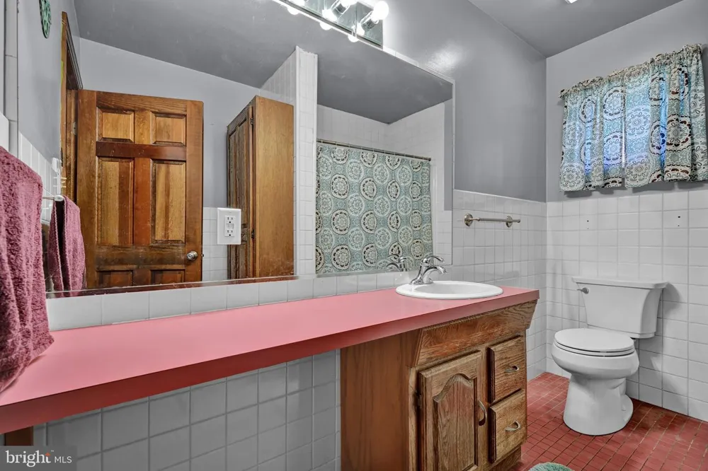 41 KENNEDY DRIVE Drums, PA 18222