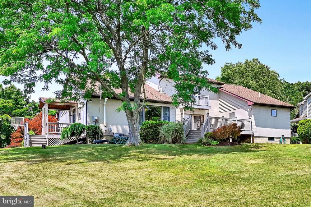 41 KENNEDY DRIVE Drums, PA 18222