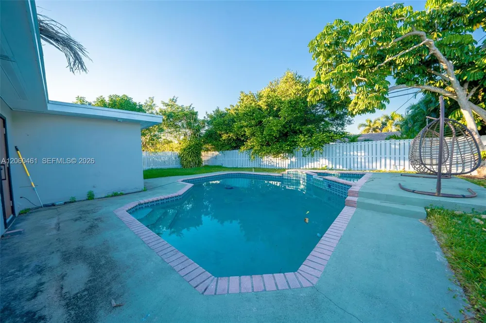 1221 W Camino Real #1221 Boca Raton, FL 33486