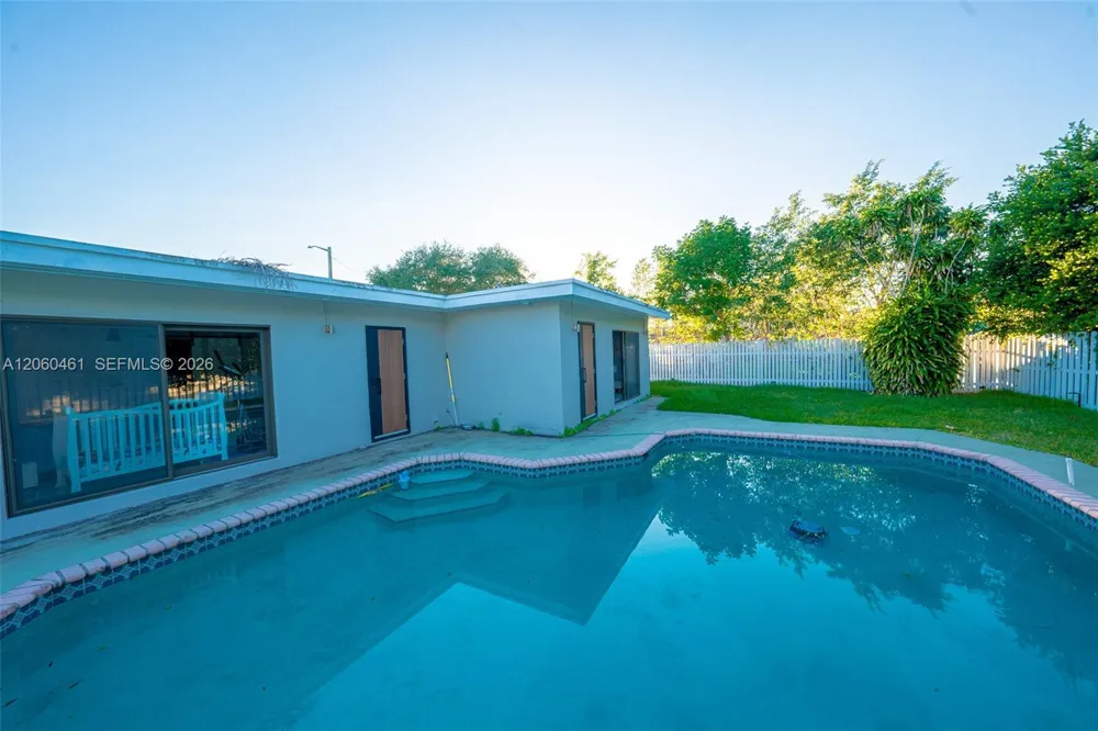 1221 W Camino Real #1221 Boca Raton, FL 33486