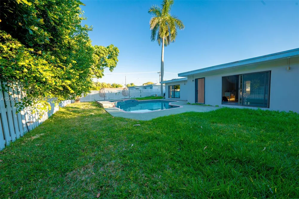 1221 W Camino Real #1221 Boca Raton, FL 33486