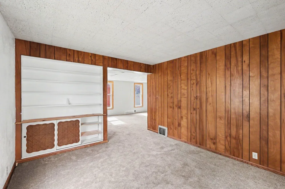 360 W 18th Street Holland, MI 49423