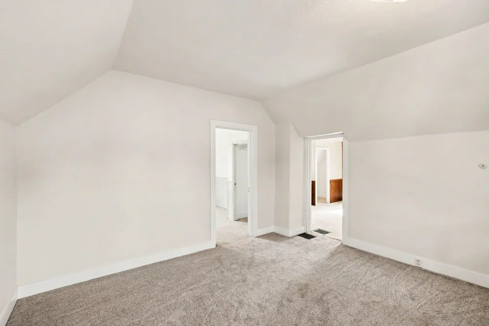360 W 18th Street Holland, MI 49423