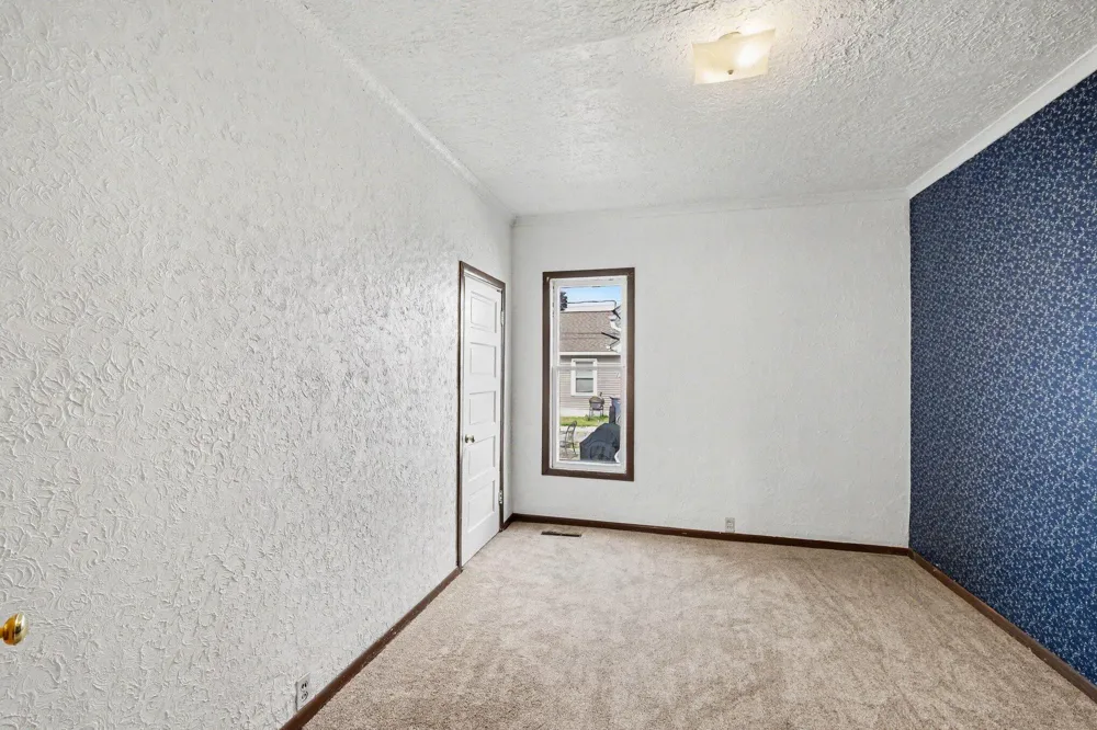360 W 18th Street Holland, MI 49423