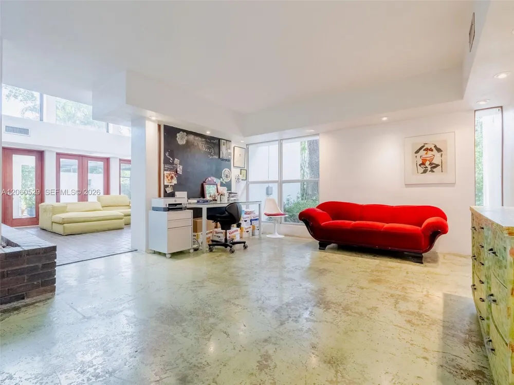 2250 NE 201st St #0 Miami, FL 33180