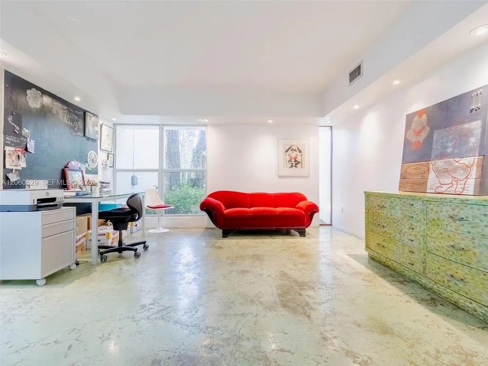 2250 NE 201st St #0 Miami, FL 33180