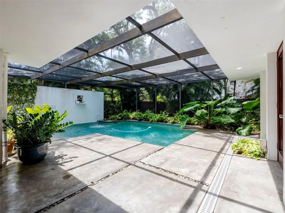 2250 NE 201st St #0 Miami, FL 33180