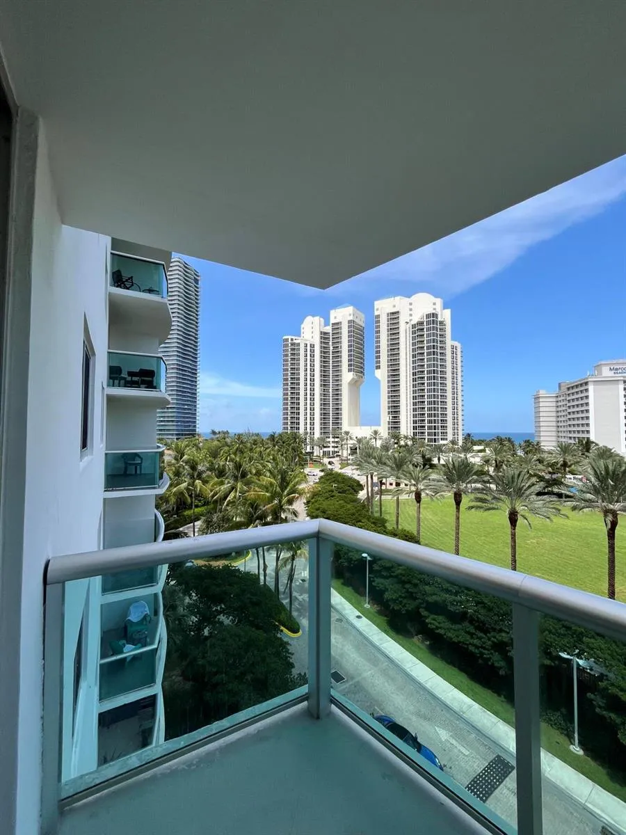 19370 COLLINS AVENUE #623 Sunny Isles Beach, FL 33160