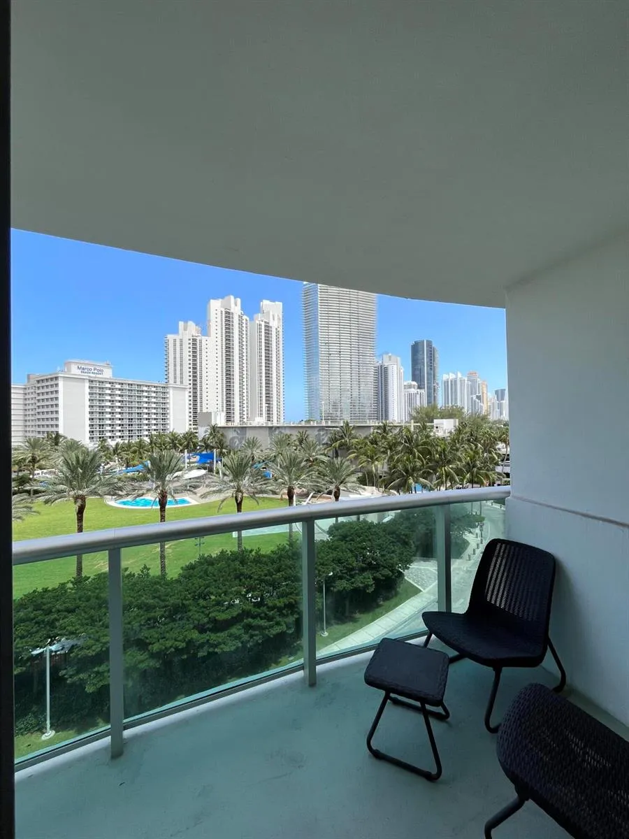 19370 COLLINS AVENUE #623 Sunny Isles Beach, FL 33160