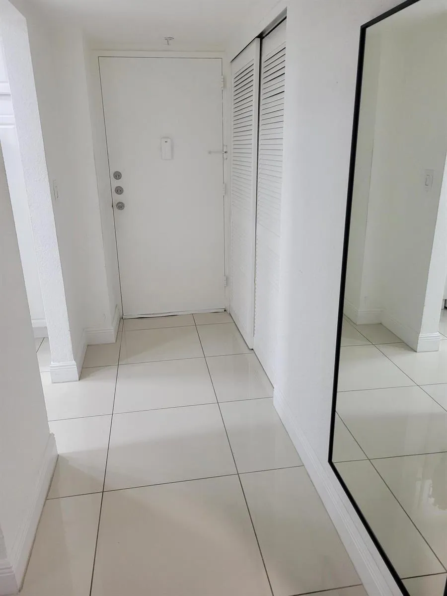 19370 COLLINS AVENUE #623 Sunny Isles Beach, FL 33160
