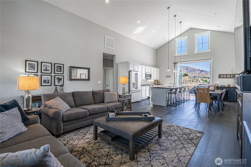 250 Bobcat Lane Chelan, WA 98816