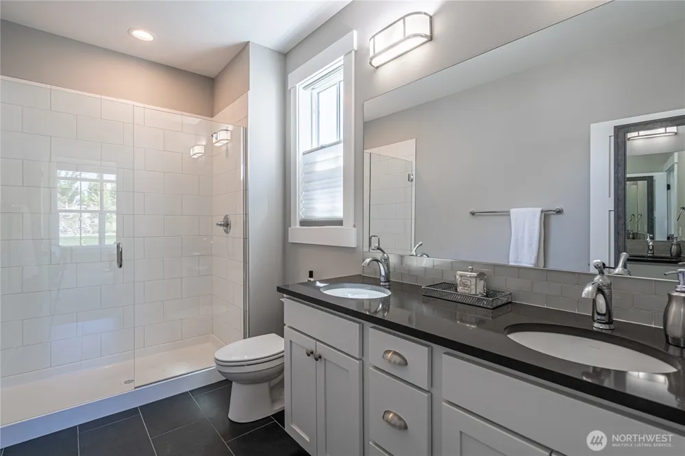 250 Bobcat Lane Chelan, WA 98816