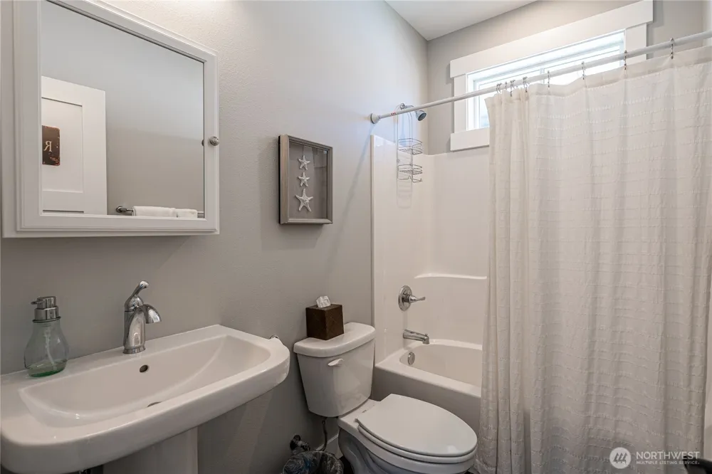 250 Bobcat Lane Chelan, WA 98816