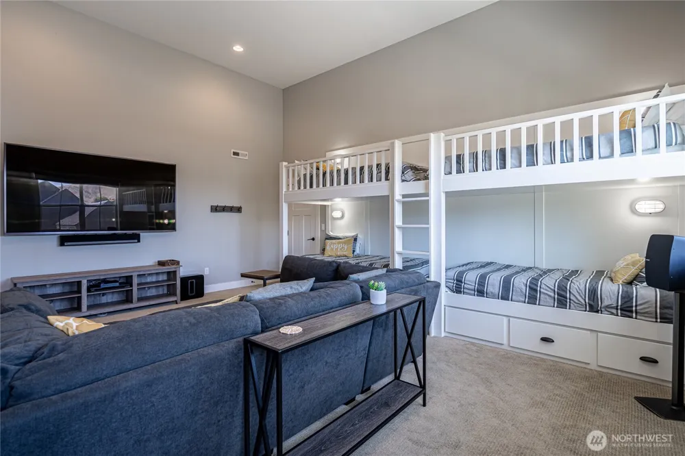 250 Bobcat Lane Chelan, WA 98816
