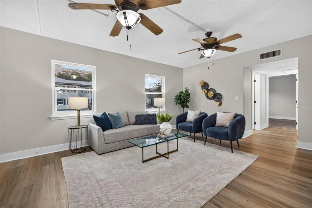1190 RUE DES CHATEAUX #1A St Petersburg, FL 33707