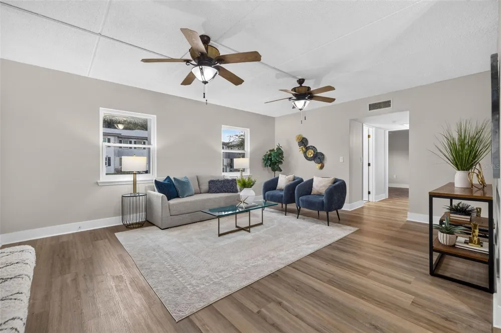 1190 RUE DES CHATEAUX #1A St Petersburg, FL 33707