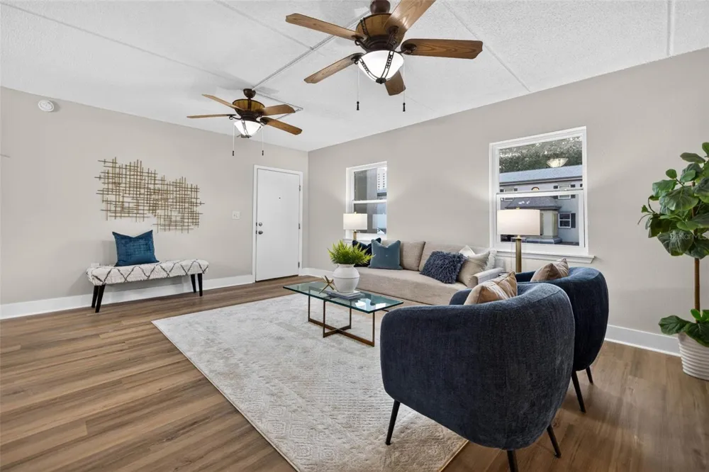 1190 RUE DES CHATEAUX #1A St Petersburg, FL 33707