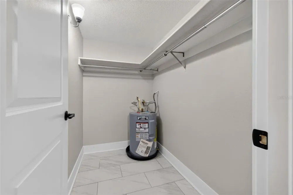 1190 RUE DES CHATEAUX #1A St Petersburg, FL 33707
