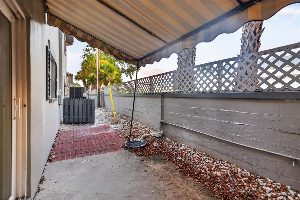 1190 RUE DES CHATEAUX #1A St Petersburg, FL 33707