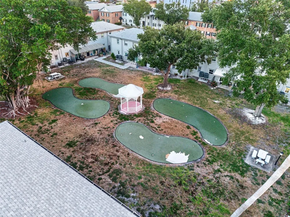 1190 RUE DES CHATEAUX #1A St Petersburg, FL 33707