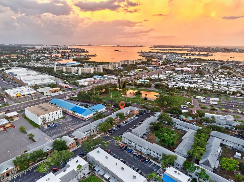 1190 RUE DES CHATEAUX #1A St Petersburg, FL 33707