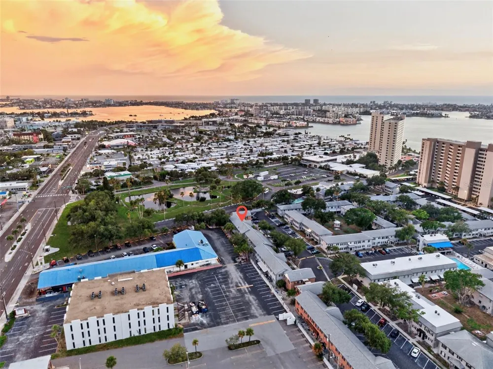 1190 RUE DES CHATEAUX #1A St Petersburg, FL 33707