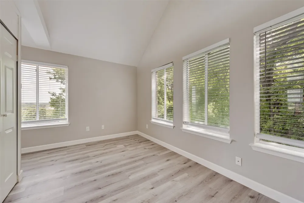 1803 Old Oak Arlington, TX 76012