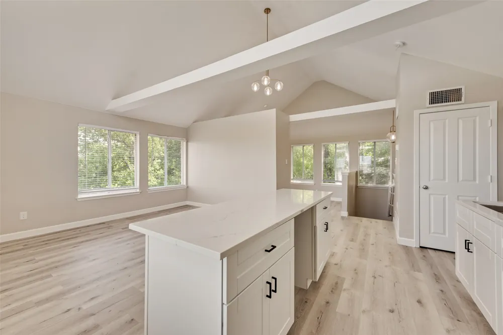1803 Old Oak Arlington, TX 76012