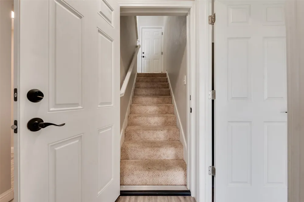 1803 Old Oak Arlington, TX 76012