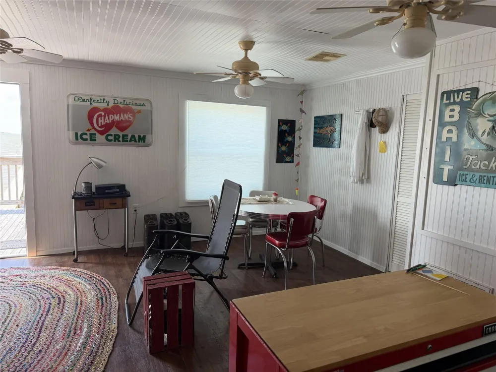 111 Dorsett Road Palacios, TX 77465