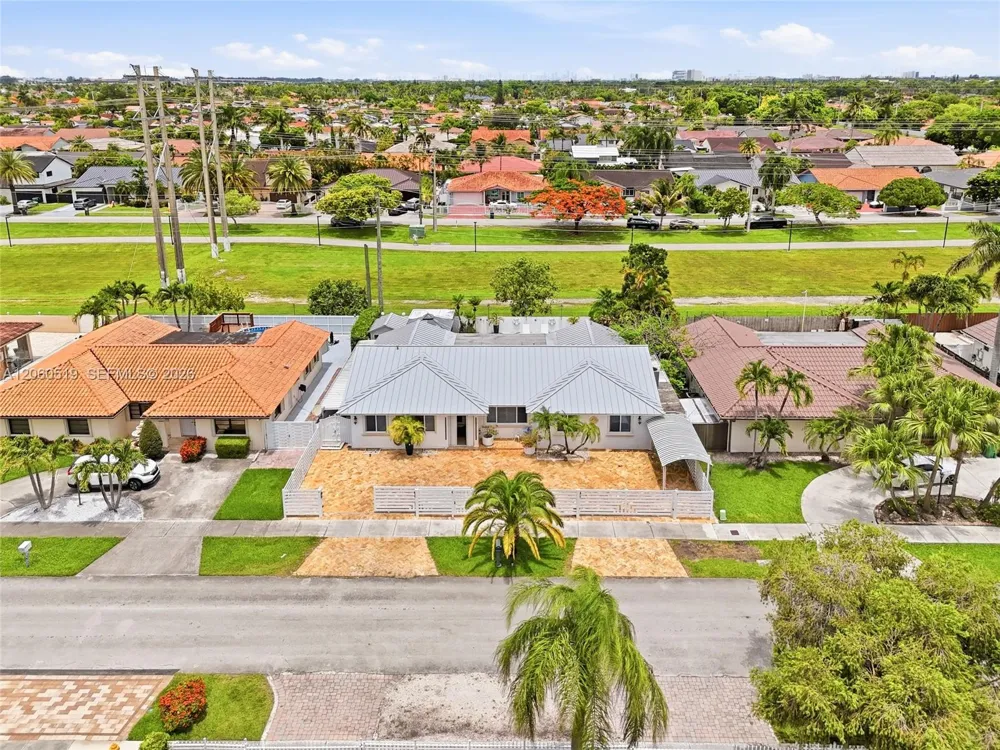323 NW 136th Pl Miami, FL 33182