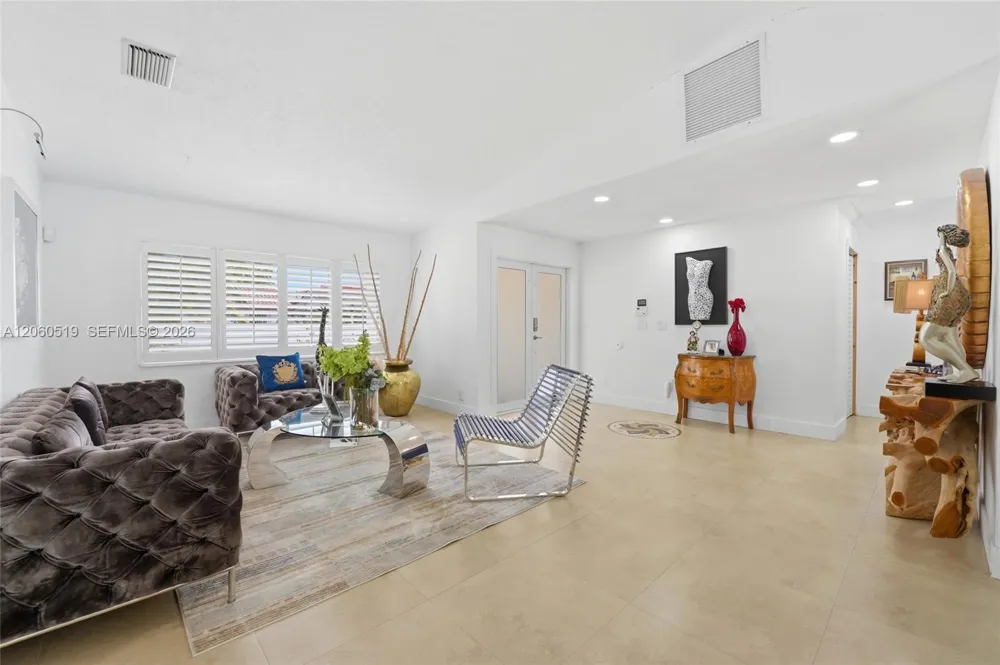 323 NW 136th Pl Miami, FL 33182