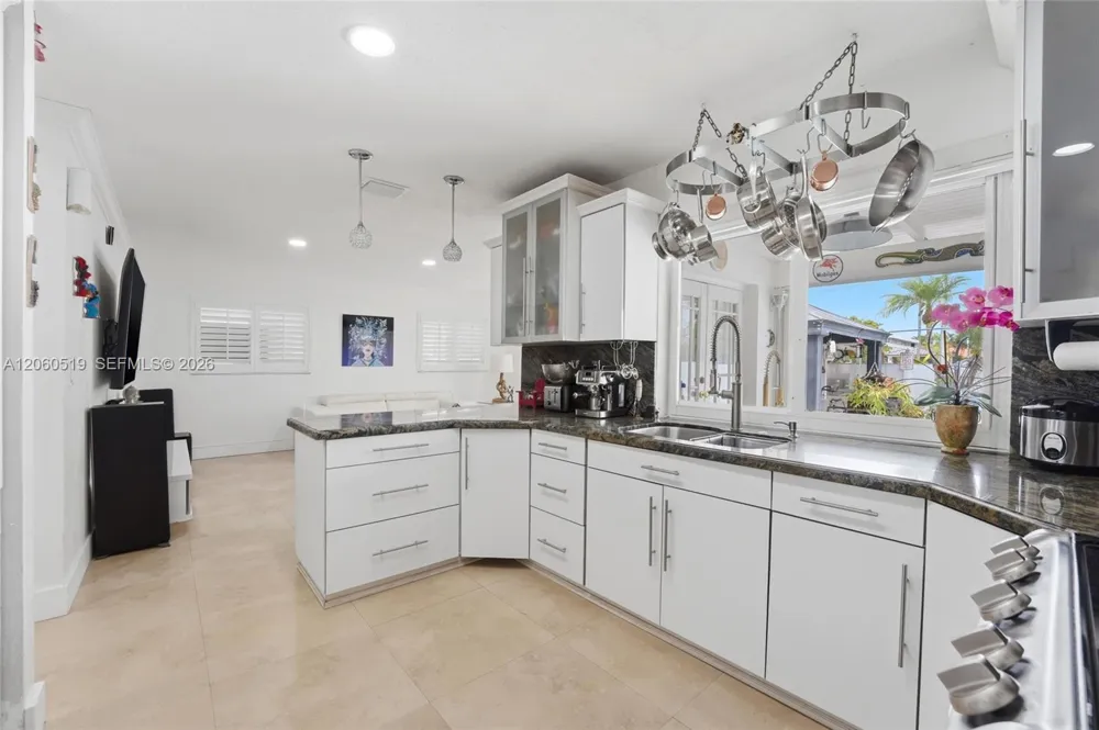 323 NW 136th Pl Miami, FL 33182