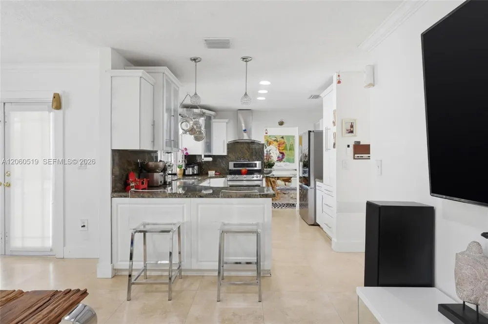 323 NW 136th Pl Miami, FL 33182