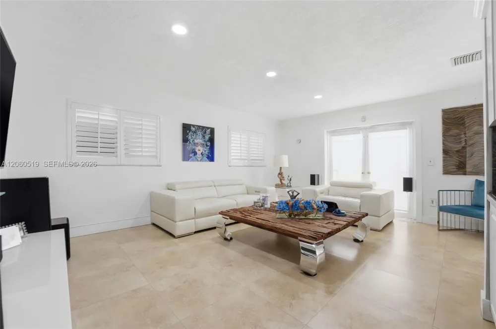 323 NW 136th Pl Miami, FL 33182