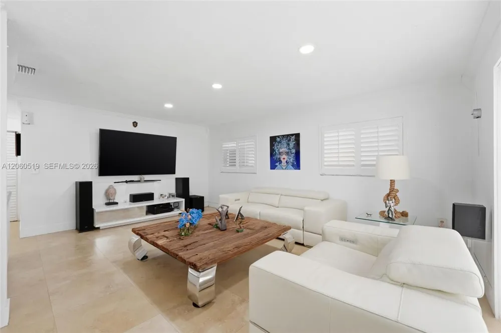 323 NW 136th Pl Miami, FL 33182