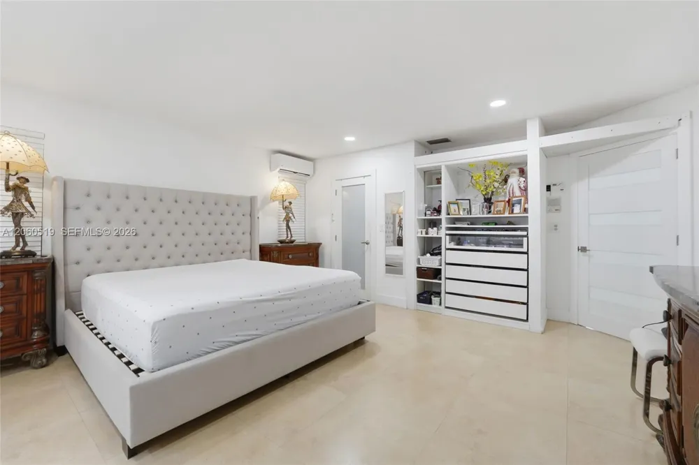 323 NW 136th Pl Miami, FL 33182