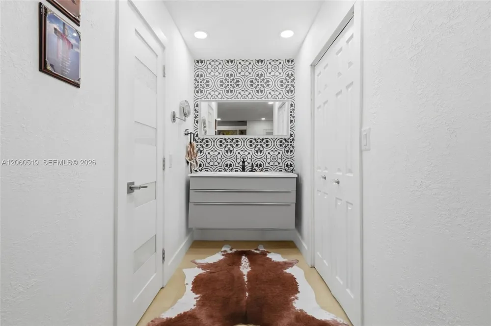 323 NW 136th Pl Miami, FL 33182