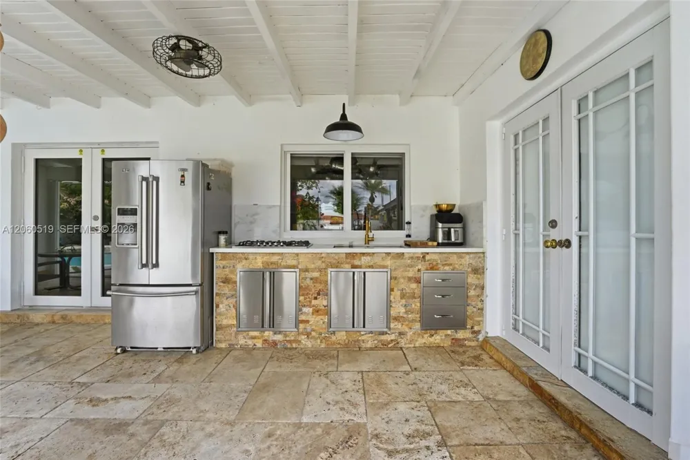 323 NW 136th Pl Miami, FL 33182