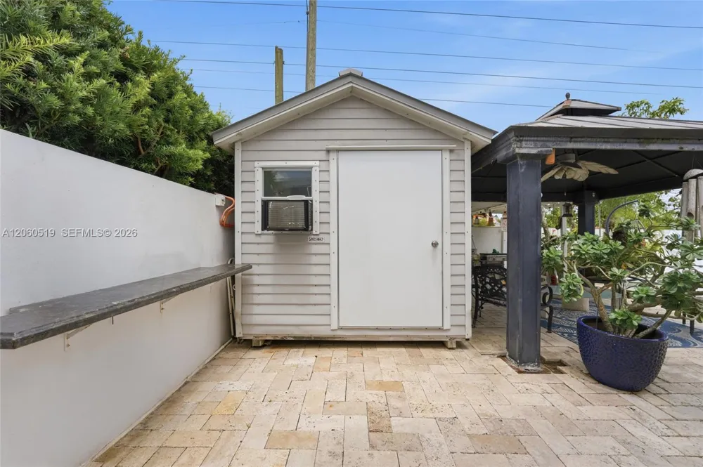 323 NW 136th Pl Miami, FL 33182