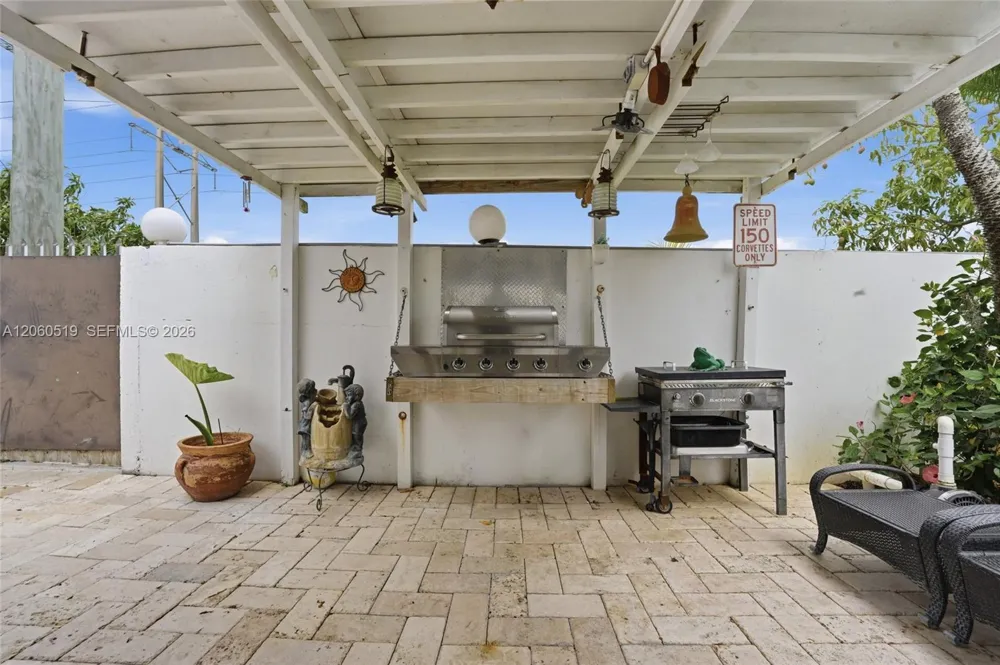 323 NW 136th Pl Miami, FL 33182