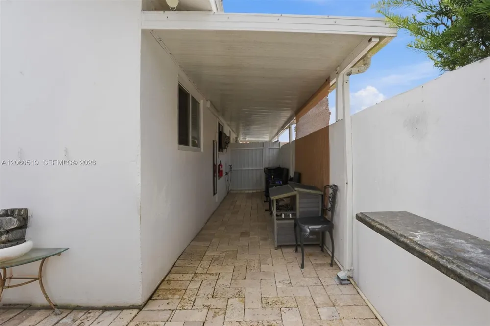 323 NW 136th Pl Miami, FL 33182