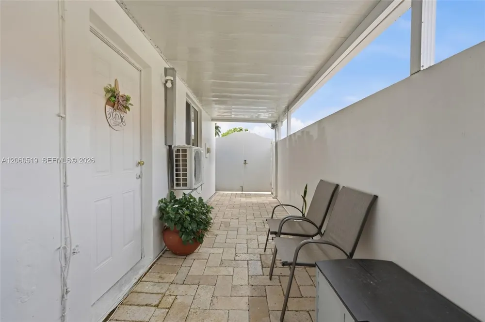 323 NW 136th Pl Miami, FL 33182