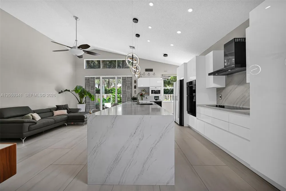15982 NW 12th Ct Pembroke Pines, FL 33028