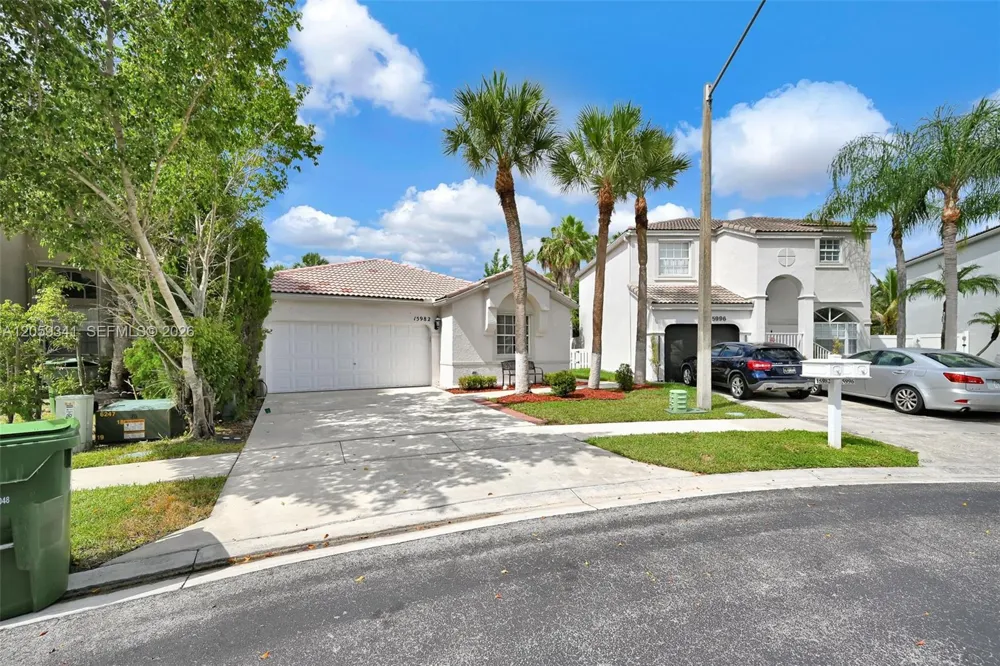 15982 NW 12th Ct Pembroke Pines, FL 33028
