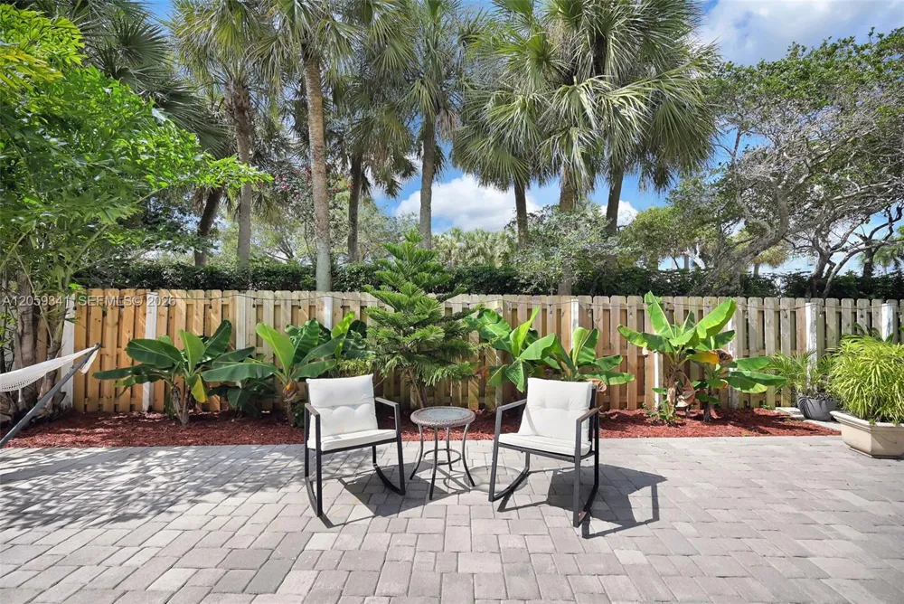 15982 NW 12th Ct Pembroke Pines, FL 33028