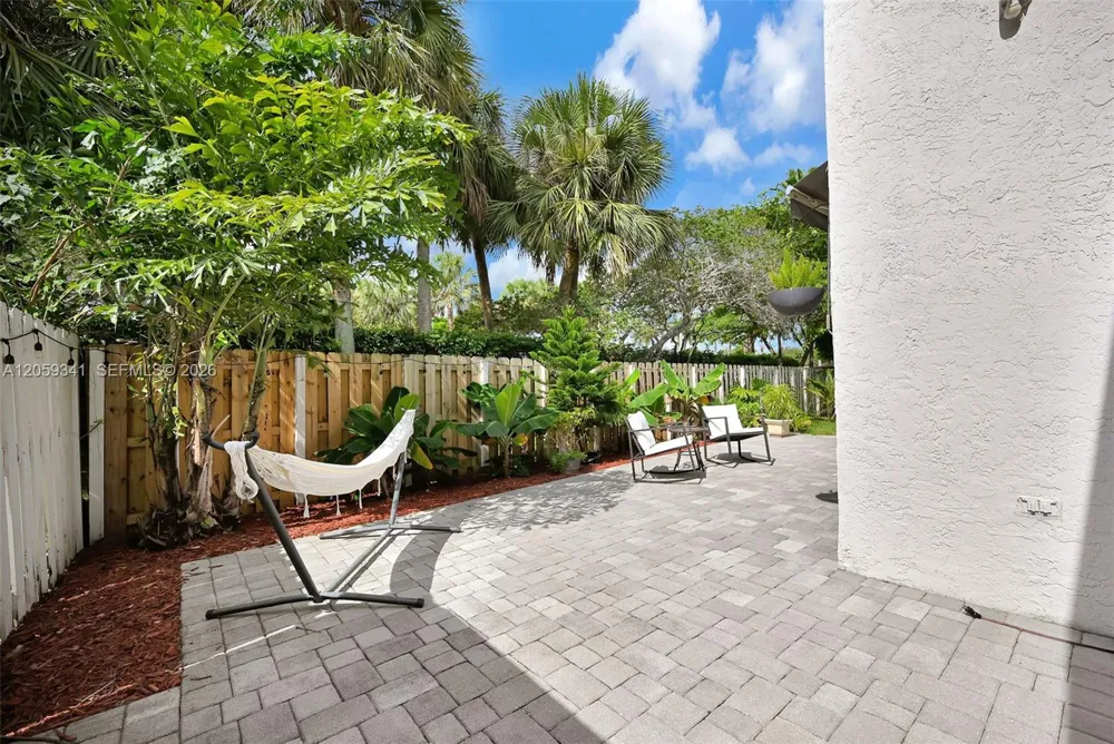 15982 NW 12th Ct Pembroke Pines, FL 33028